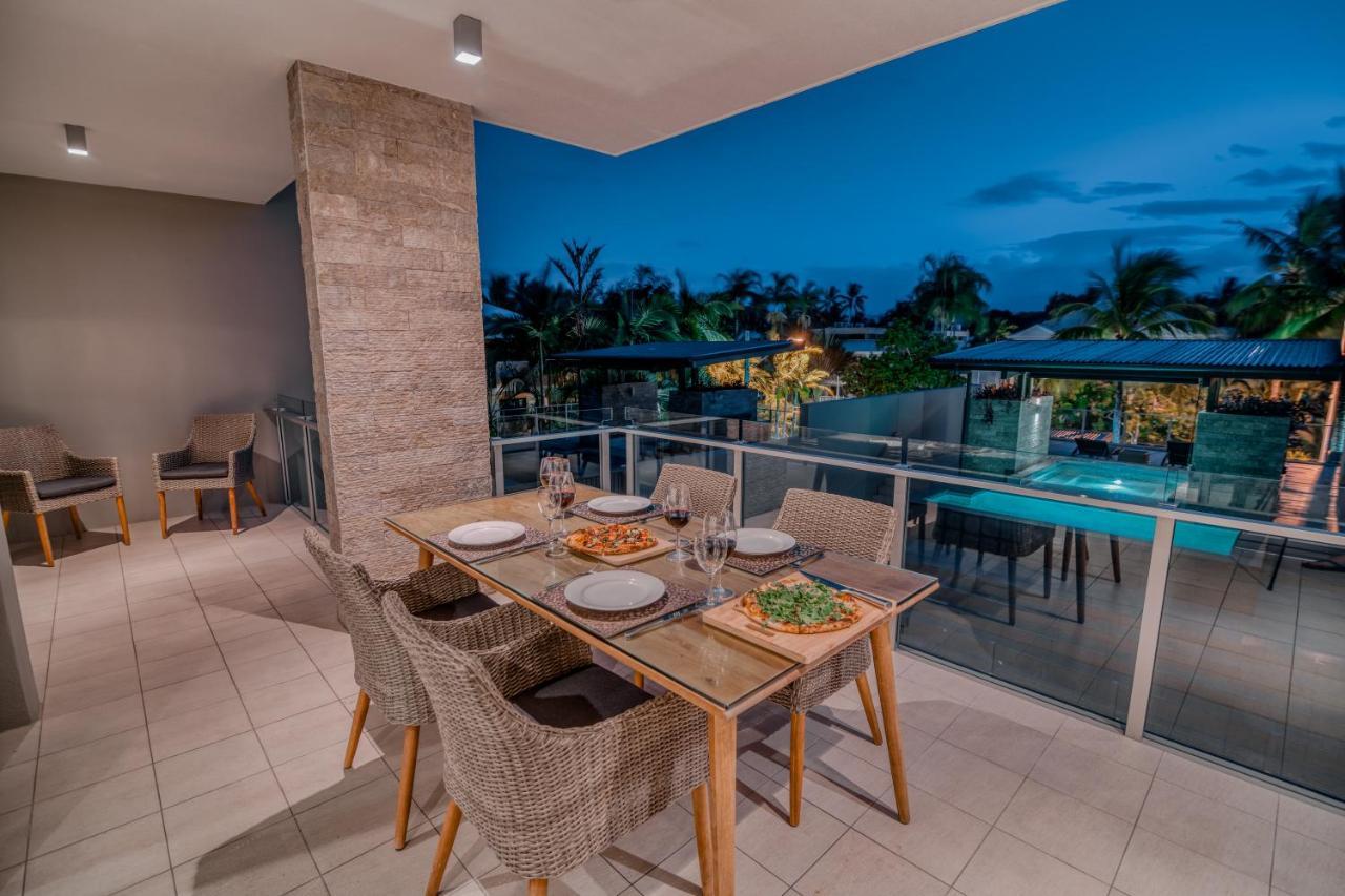Coconut Grove Aparthotel Port Douglas Exterior photo