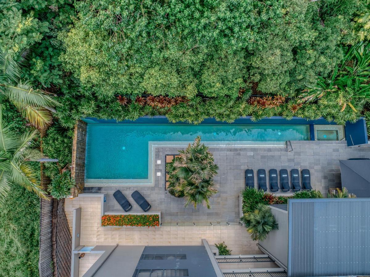 Coconut Grove Aparthotel Port Douglas Exterior photo