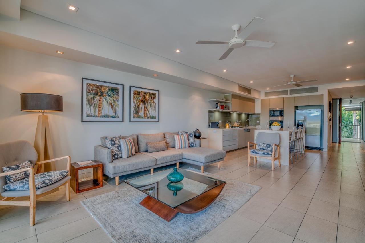 Coconut Grove Aparthotel Port Douglas Exterior photo