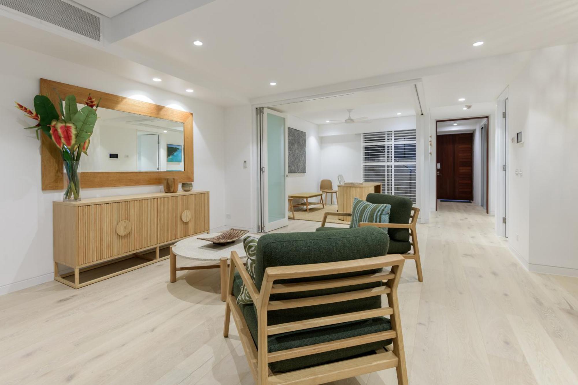 Coconut Grove Aparthotel Port Douglas Exterior photo