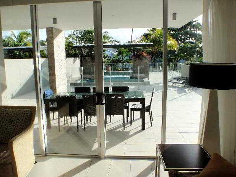 Coconut Grove Aparthotel Port Douglas Exterior photo