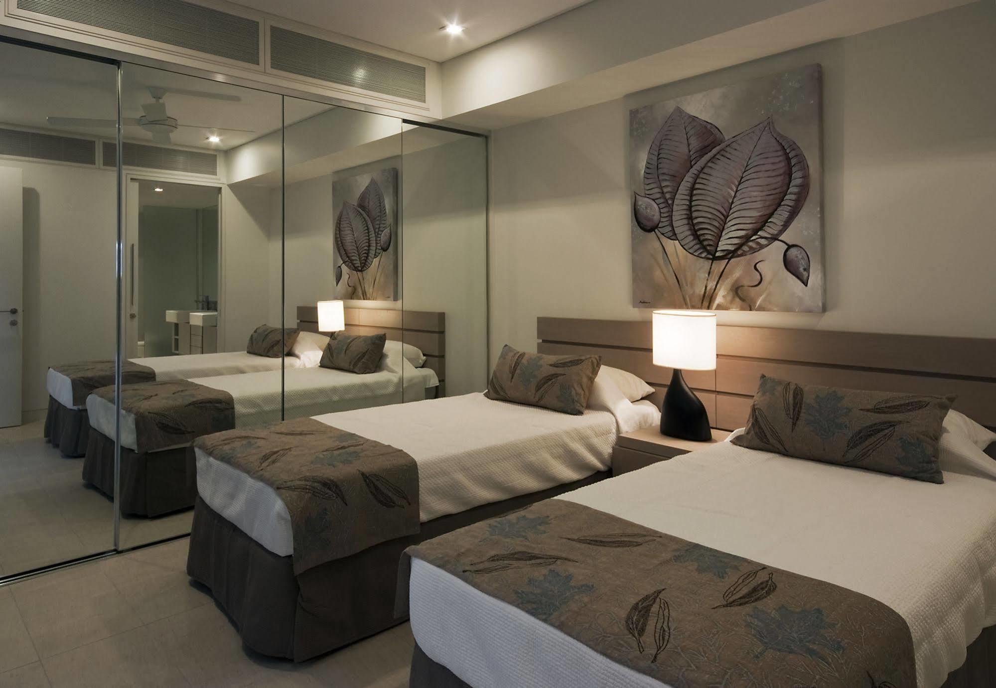Coconut Grove Aparthotel Port Douglas Exterior photo
